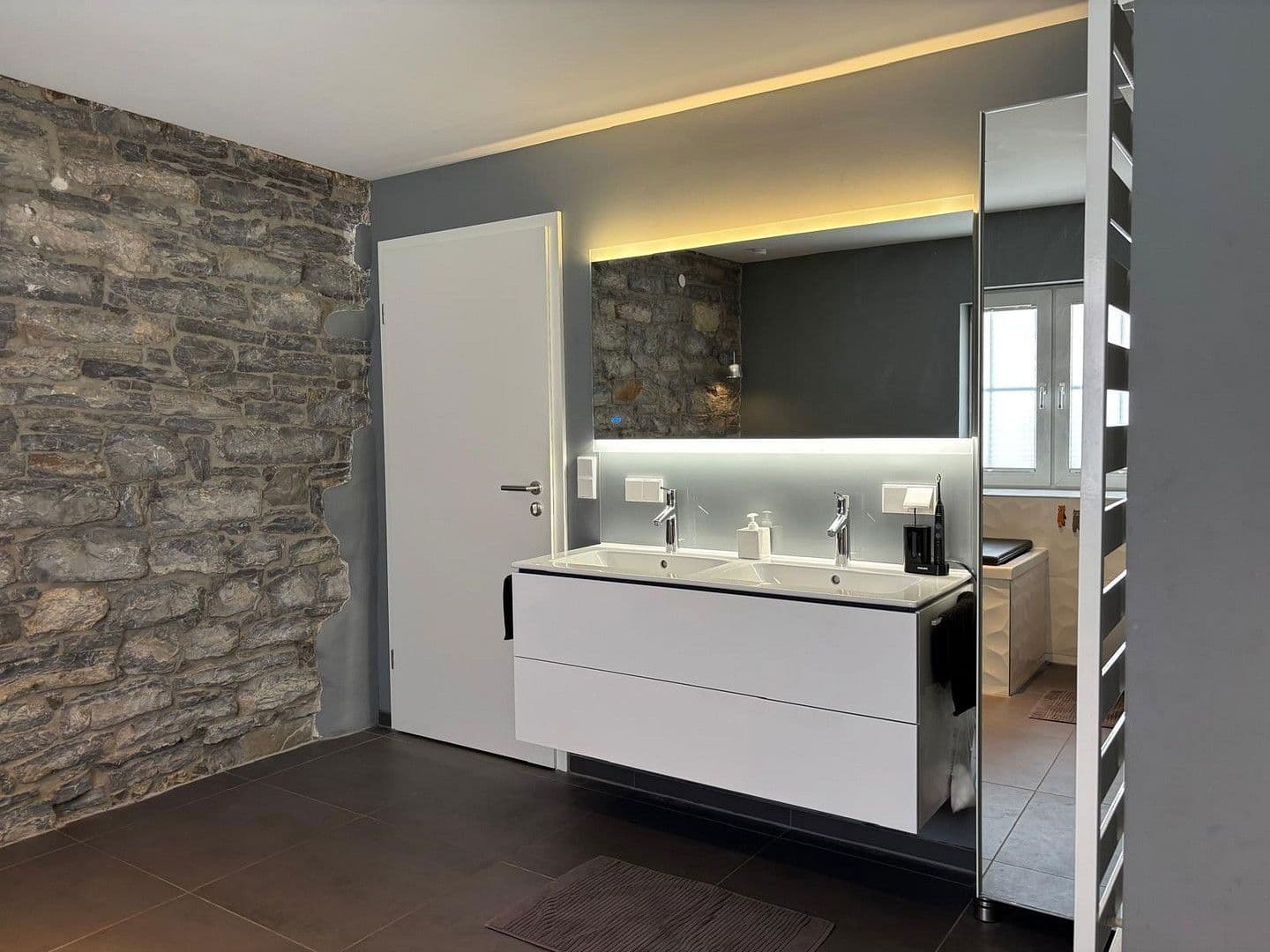 Predaj domu 263 m², pozemek 989 m², Walzbachtal, Bádensko-Wurttembersko Predaj domu 263 m², pozemek 989 m², Walzbachtal, Bádensko-Wurttembersko