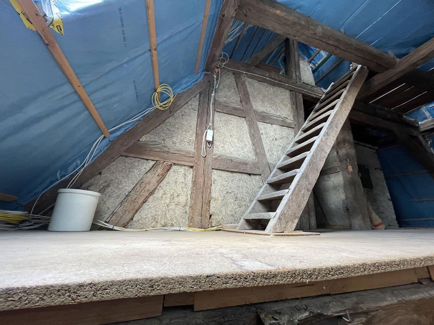 Predaj domu 263 m², pozemek 989 m², Walzbachtal, Bádensko-Wurttembersko Predaj domu 263 m², pozemek 989 m², Walzbachtal, Bádensko-Wurttembersko