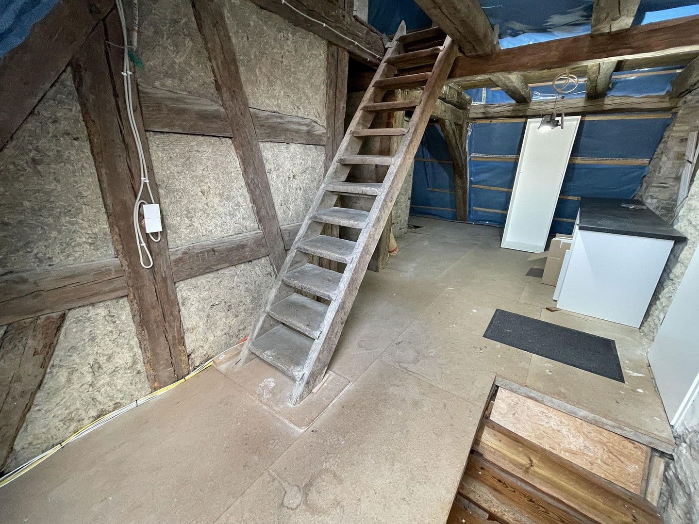 Predaj domu 263 m², pozemek 989 m², Walzbachtal, Bádensko-Wurttembersko Predaj domu 263 m², pozemek 989 m², Walzbachtal, Bádensko-Wurttembersko