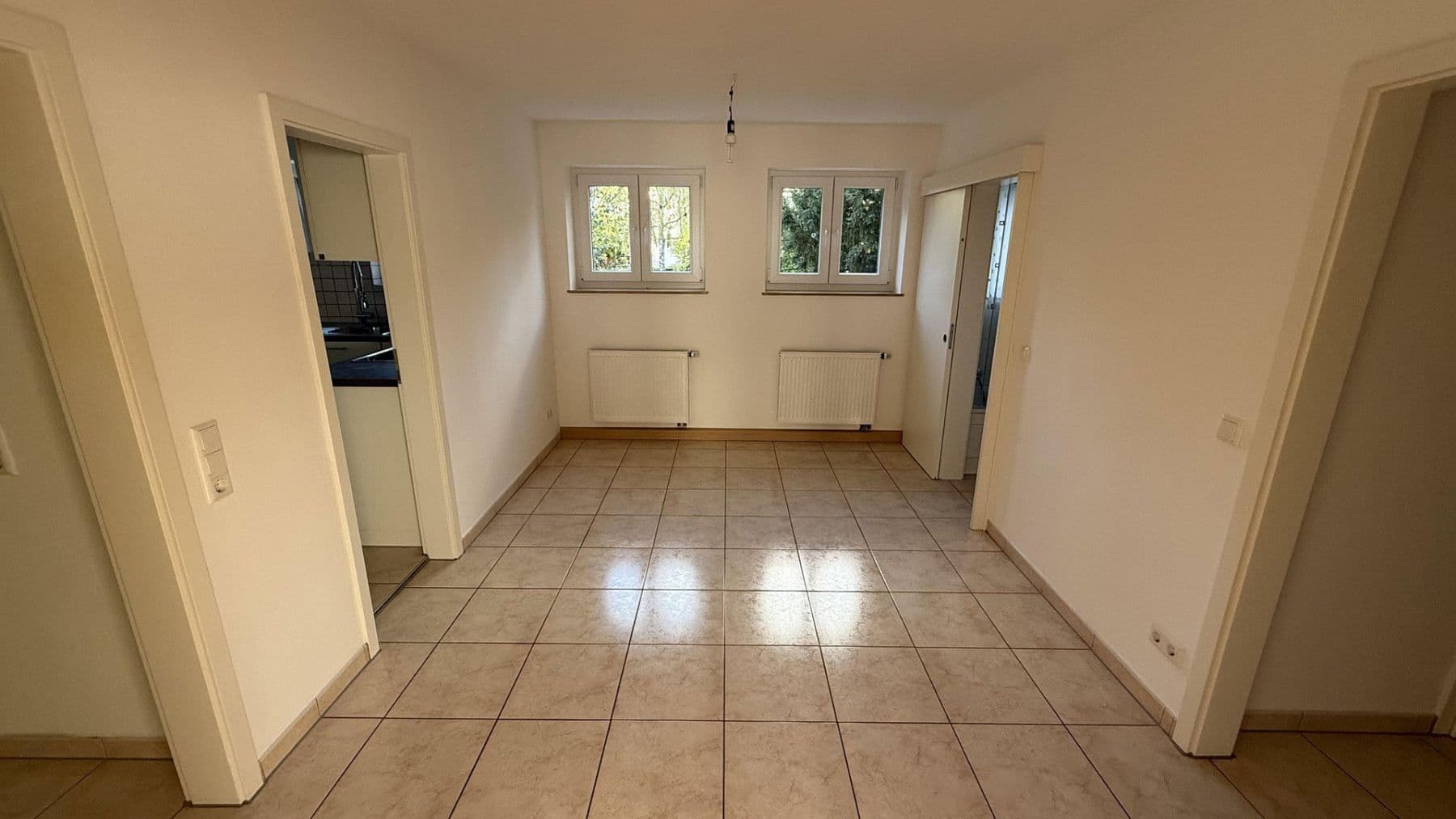 Prenájom bytu 4-izbový 106 m², Stuttgart, Bádensko-Wurttembersko Prenájom bytu 4-izbový 106 m², Stuttgart, Bádensko-Wurttembersko