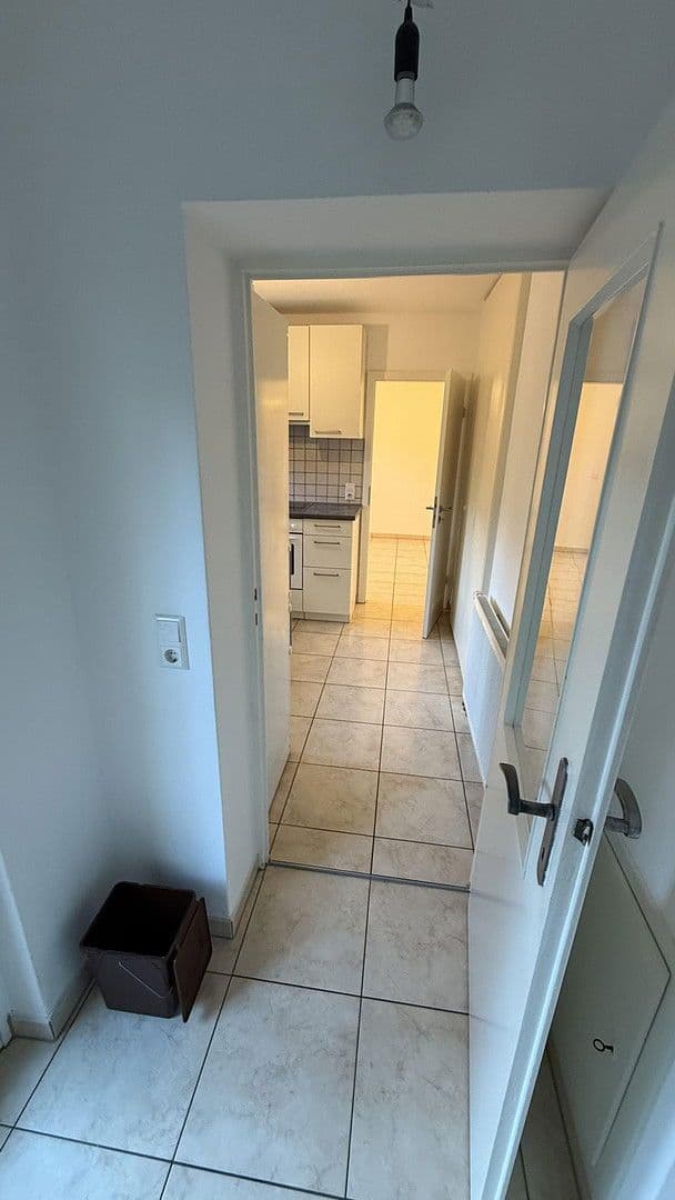 Prenájom bytu 4-izbový 106 m², Stuttgart, Bádensko-Wurttembersko Prenájom bytu 4-izbový 106 m², Stuttgart, Bádensko-Wurttembersko