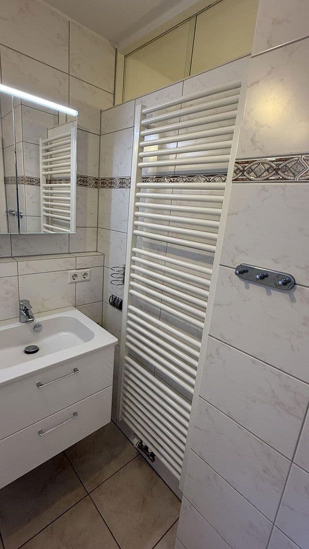 Prenájom bytu 4-izbový 106 m², Stuttgart, Bádensko-Wurttembersko Prenájom bytu 4-izbový 106 m², Stuttgart, Bádensko-Wurttembersko