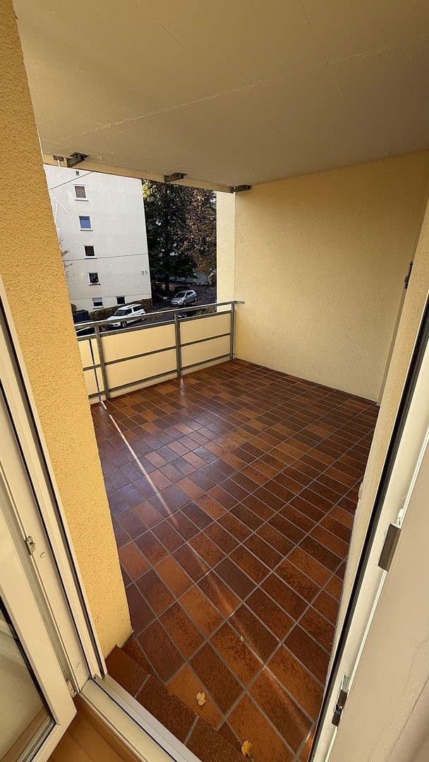 Prenájom bytu 4-izbový 106 m², Stuttgart, Bádensko-Wurttembersko Prenájom bytu 4-izbový 106 m², Stuttgart, Bádensko-Wurttembersko