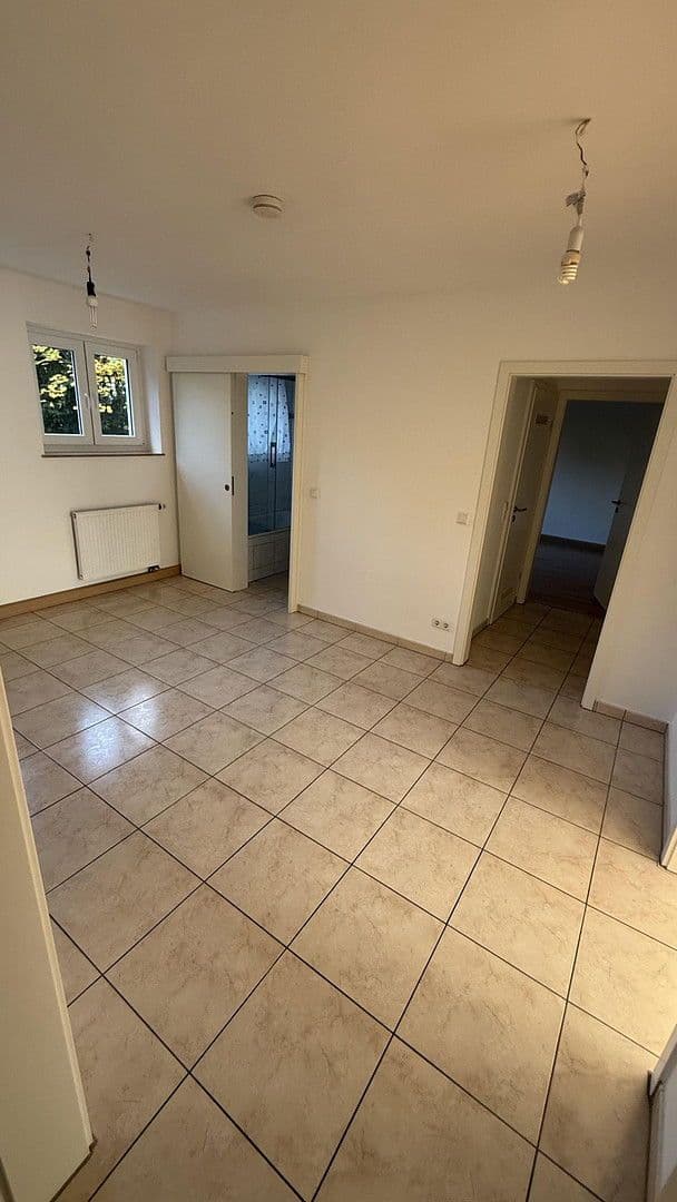 Prenájom bytu 4-izbový 106 m², Stuttgart, Bádensko-Wurttembersko Prenájom bytu 4-izbový 106 m², Stuttgart, Bádensko-Wurttembersko