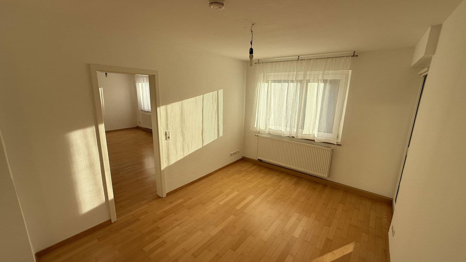 Prenájom bytu 4-izbový 106 m², Stuttgart, Bádensko-Wurttembersko Prenájom bytu 4-izbový 106 m², Stuttgart, Bádensko-Wurttembersko