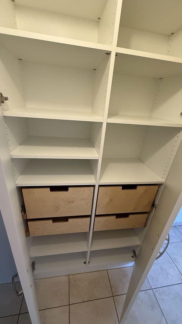 Prenájom bytu 4-izbový 106 m², Stuttgart, Bádensko-Wurttembersko Prenájom bytu 4-izbový 106 m², Stuttgart, Bádensko-Wurttembersko