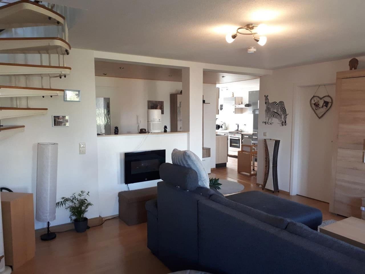 Prenájom bytu 3-izbový 82 m², Joliot-Curie-Straße 10, Gera, Durínsko Prenájom bytu 3-izbový 82 m², Joliot-Curie-Straße 10, Gera, Durínsko