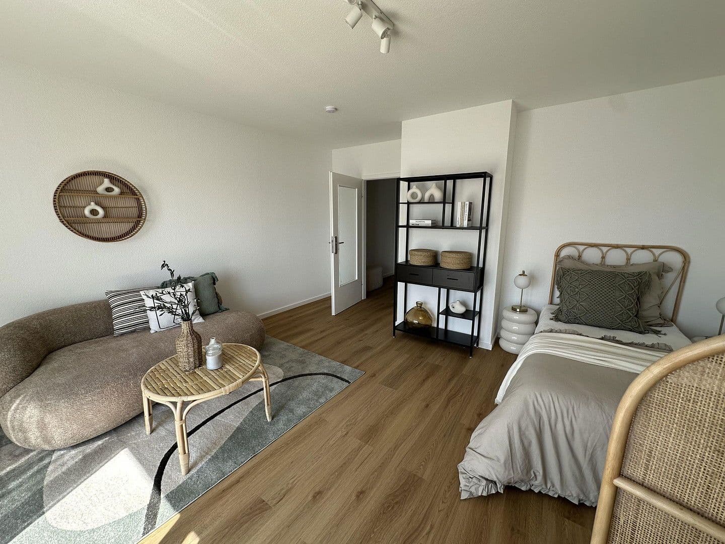 Prenájom bytu 1-izbový 34 m², Unterschleissheim, Bavorsko Prenájom bytu 1-izbový 34 m², Unterschleissheim, Bavorsko