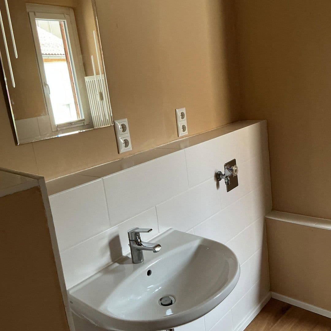 Prenájom bytu 1-izbový 55 m², Stadelstraße 1, Suhl, Durínsko Prenájom bytu 1-izbový 55 m², Stadelstraße 1, Suhl, Durínsko