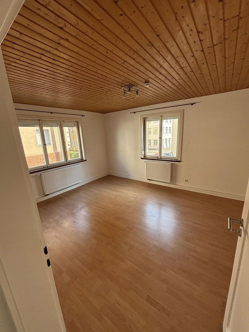 Prenájom bytu 3-izbový 74 m², Esslingen am Neckar, Bádensko-Wurttembersko Prenájom bytu 3-izbový 74 m², Esslingen am Neckar, Bádensko-Wurttembersko