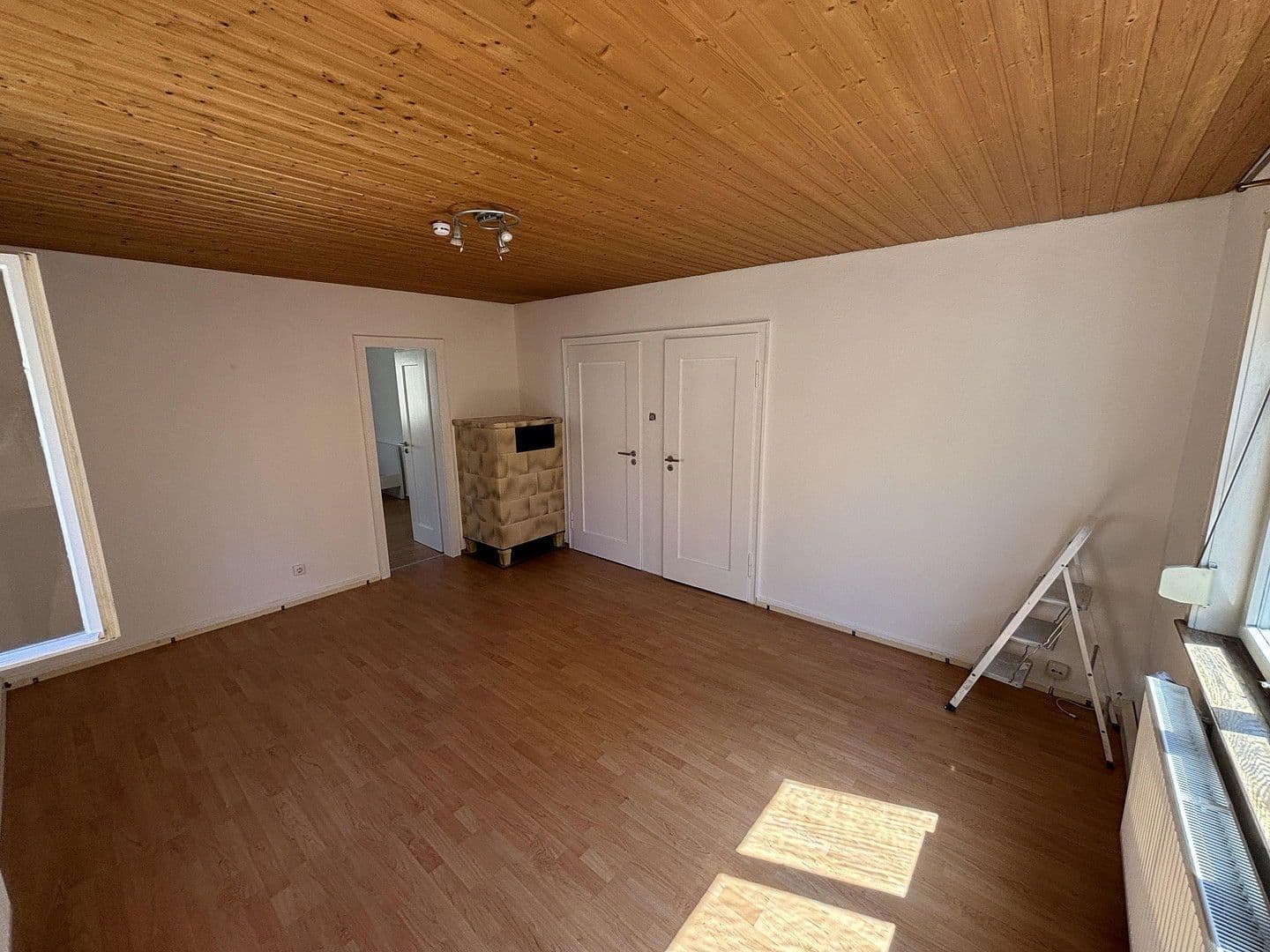 Prenájom bytu 3-izbový 74 m², Esslingen am Neckar, Bádensko-Wurttembersko Prenájom bytu 3-izbový 74 m², Esslingen am Neckar, Bádensko-Wurttembersko