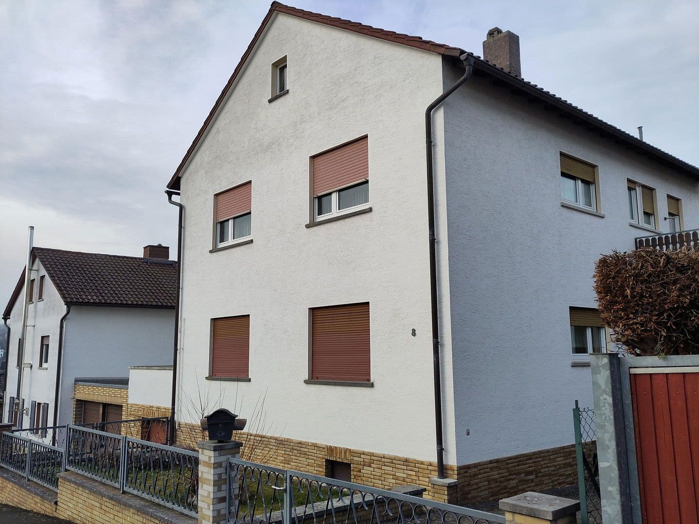 Predaj domu 170 m², pozemek 530 m², Bad Nauheim, Hesensko Predaj domu 170 m², pozemek 530 m², Bad Nauheim, Hesensko