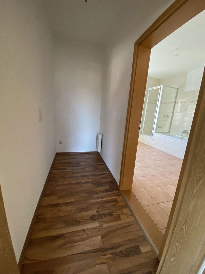 Prenájom bytu 4-izbový 100 m², Altenburg, Durínsko Prenájom bytu 4-izbový 100 m², Altenburg, Durínsko