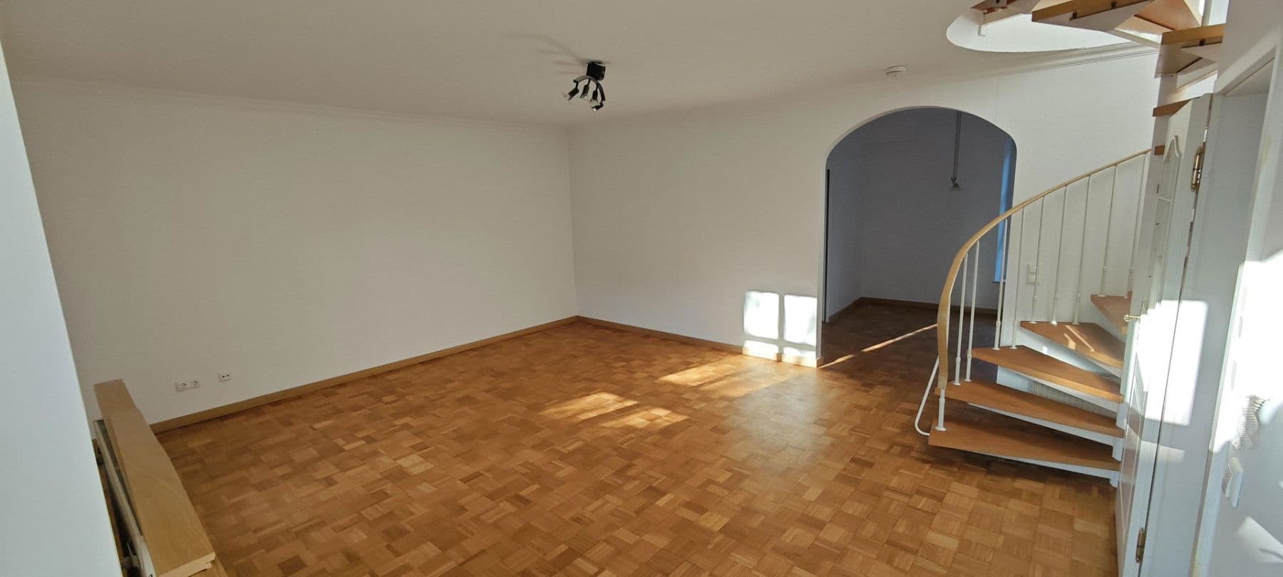 Prenájom bytu 3-izbový 93 m², Alzey, Porýnie-Falcko Prenájom bytu 3-izbový 93 m², Alzey, Porýnie-Falcko