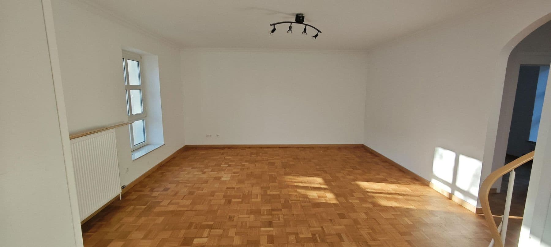 Prenájom bytu 3-izbový 93 m², Alzey, Porýnie-Falcko Prenájom bytu 3-izbový 93 m², Alzey, Porýnie-Falcko