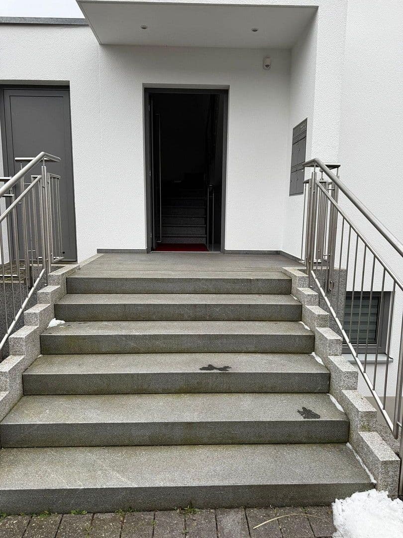 Prenájom bytu 3-izbový 90 m², Astrid-Lindgrenstr. 2, Neu-Ulm, Bavorsko Prenájom bytu 3-izbový 90 m², Astrid-Lindgrenstr. 2, Neu-Ulm, Bavorsko