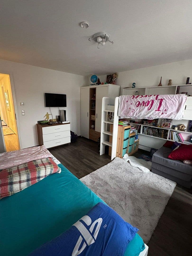 Prenájom bytu 3-izbový 90 m², Astrid-Lindgrenstr. 2, Neu-Ulm, Bavorsko Prenájom bytu 3-izbový 90 m², Astrid-Lindgrenstr. 2, Neu-Ulm, Bavorsko