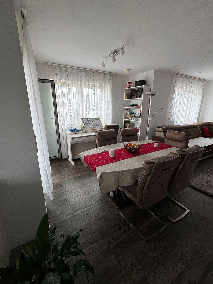 Prenájom bytu 3-izbový 90 m², Astrid-Lindgrenstr. 2, Neu-Ulm, Bavorsko Prenájom bytu 3-izbový 90 m², Astrid-Lindgrenstr. 2, Neu-Ulm, Bavorsko