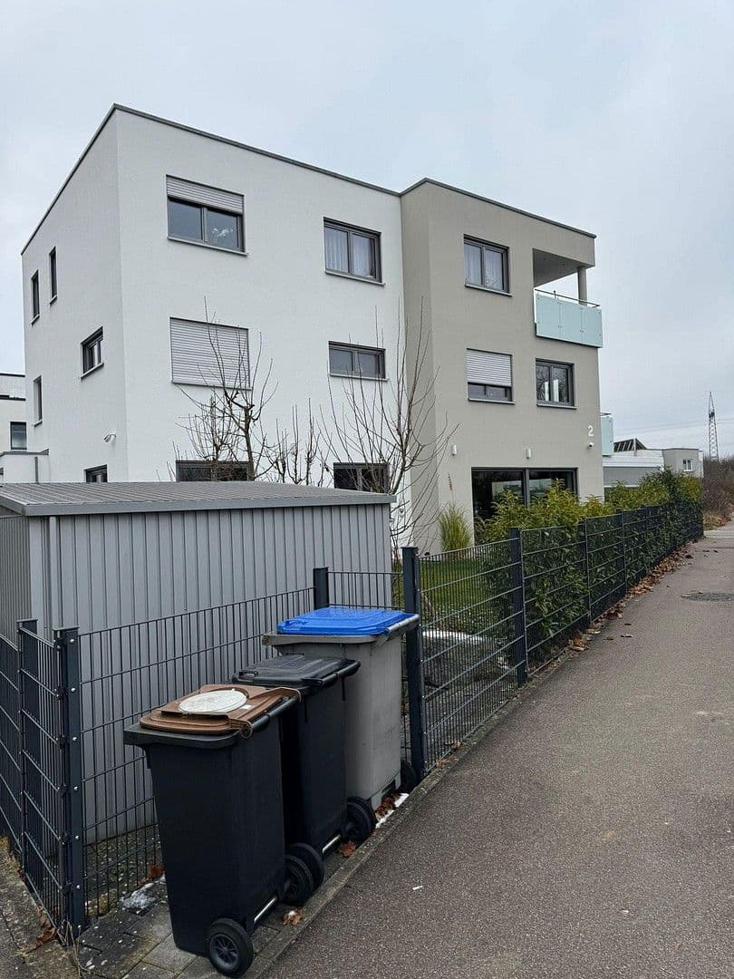 Prenájom bytu 3-izbový 90 m², Astrid-Lindgrenstr. 2, Neu-Ulm, Bavorsko Prenájom bytu 3-izbový 90 m², Astrid-Lindgrenstr. 2, Neu-Ulm, Bavorsko