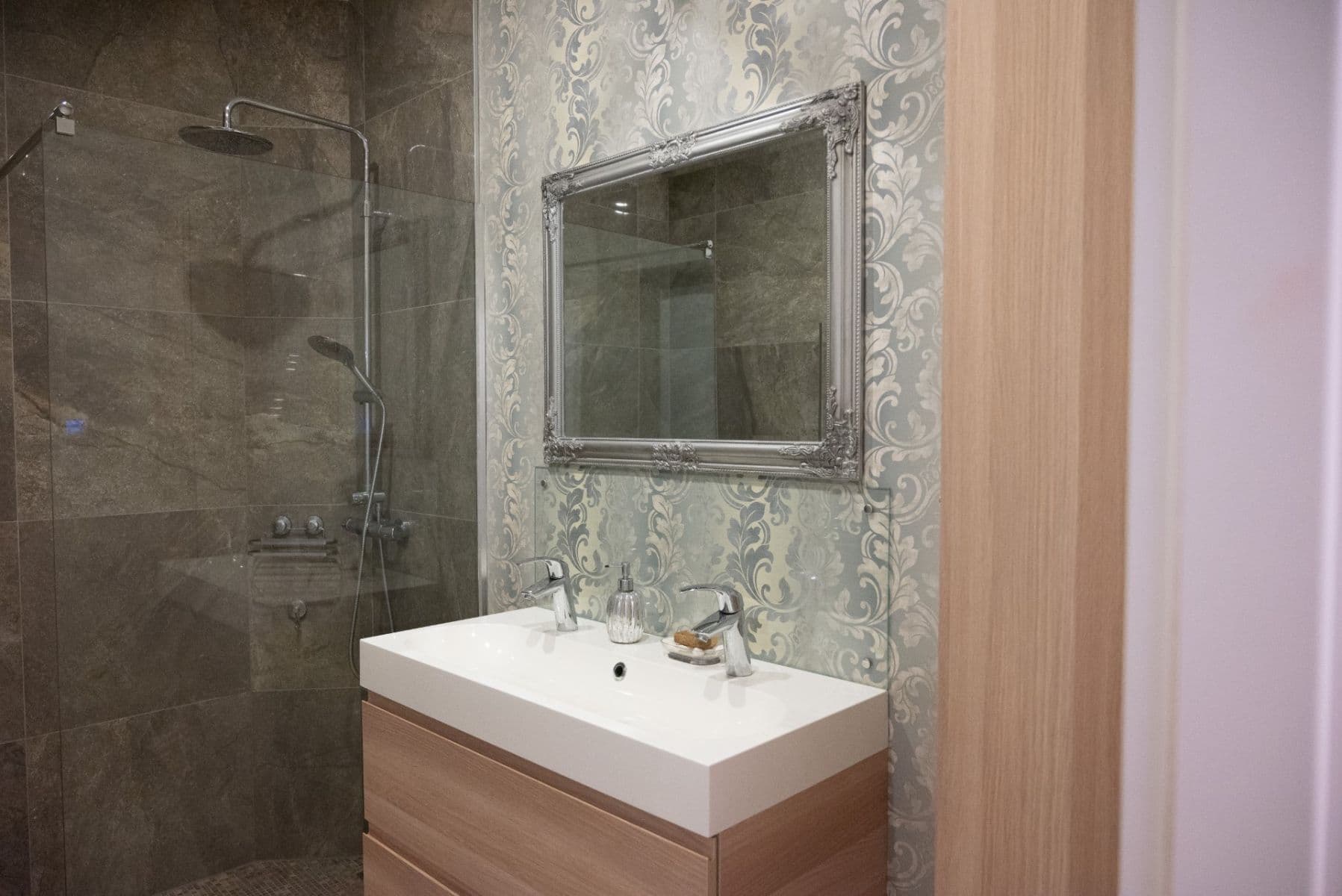 Predaj bytu 3-izbový 75 m², Svornosti, Praha, Praha Predaj bytu 3-izbový 75 m², Svornosti, Praha, Praha