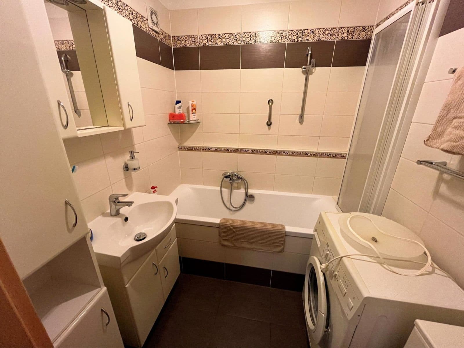 Prenájom bytu 4-izbový 94 m², Hausmannova, Praha, Praha Prenájom bytu 4-izbový 94 m², Hausmannova, Praha, Praha