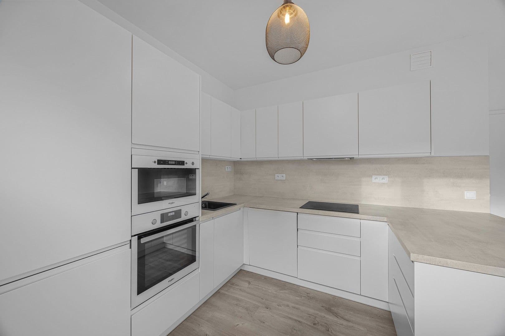 Prenájom bytu 2-izbový 60 m², Na Komořsku, Praha, Praha Prenájom bytu 2-izbový 60 m², Na Komořsku, Praha, Praha