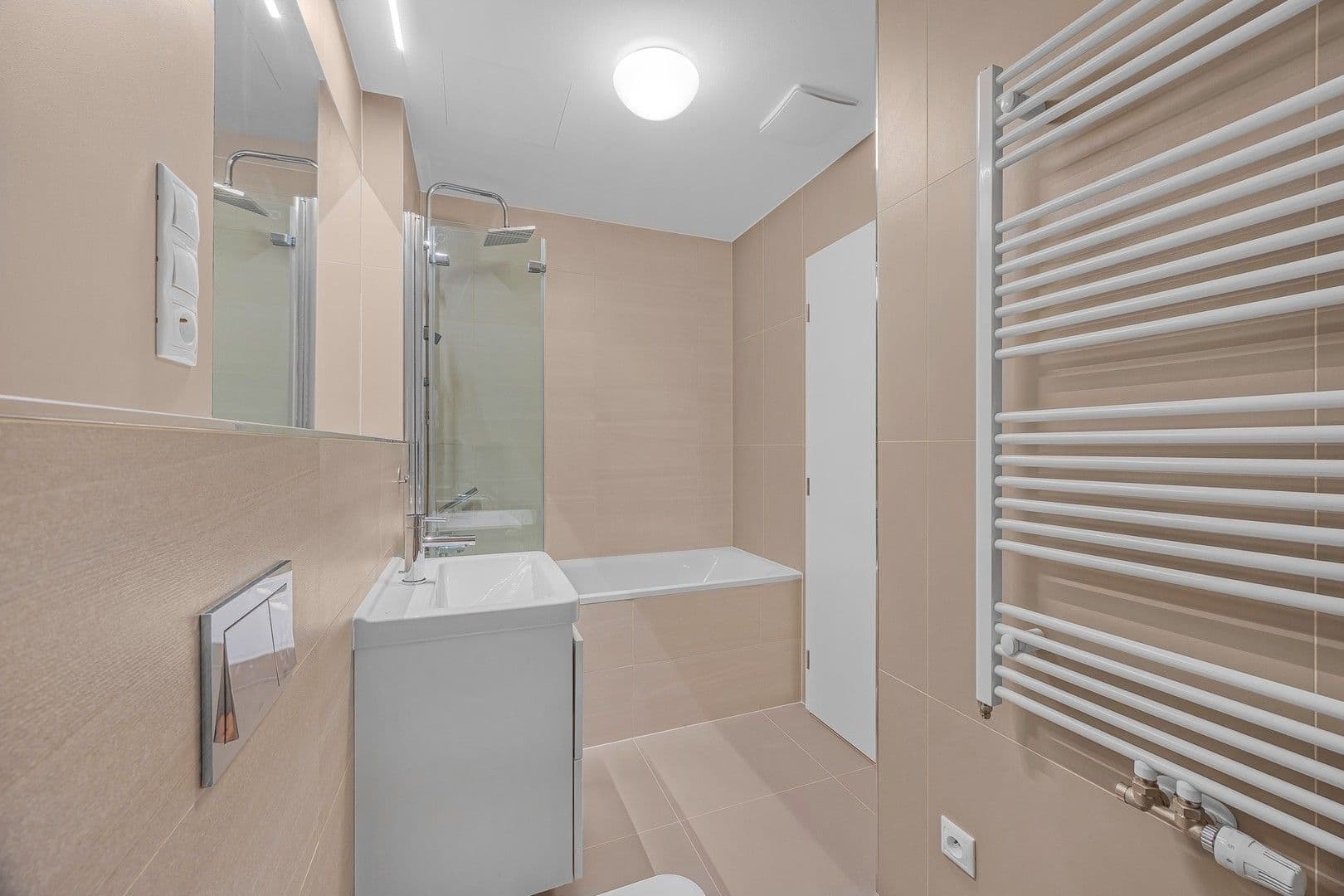 Prenájom bytu 2-izbový 60 m², Na Komořsku, Praha, Praha Prenájom bytu 2-izbový 60 m², Na Komořsku, Praha, Praha