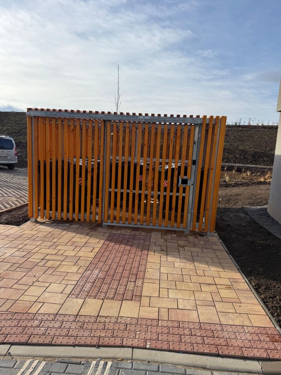 Prenájom bytu 4-izbový 89 m², Stočesova, Praha, Praha Prenájom bytu 4-izbový 89 m², Stočesova, Praha, Praha