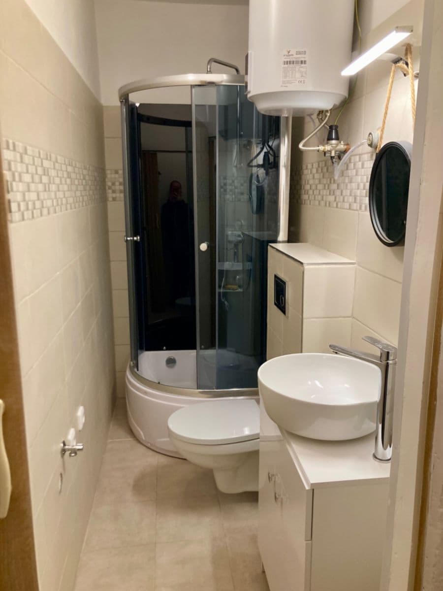 Prenájom bytu 1-izbový 19 m², Svahová, Karlovy Vary, Karlovarský kraj Prenájom bytu 1-izbový 19 m², Svahová, Karlovy Vary, Karlovarský kraj