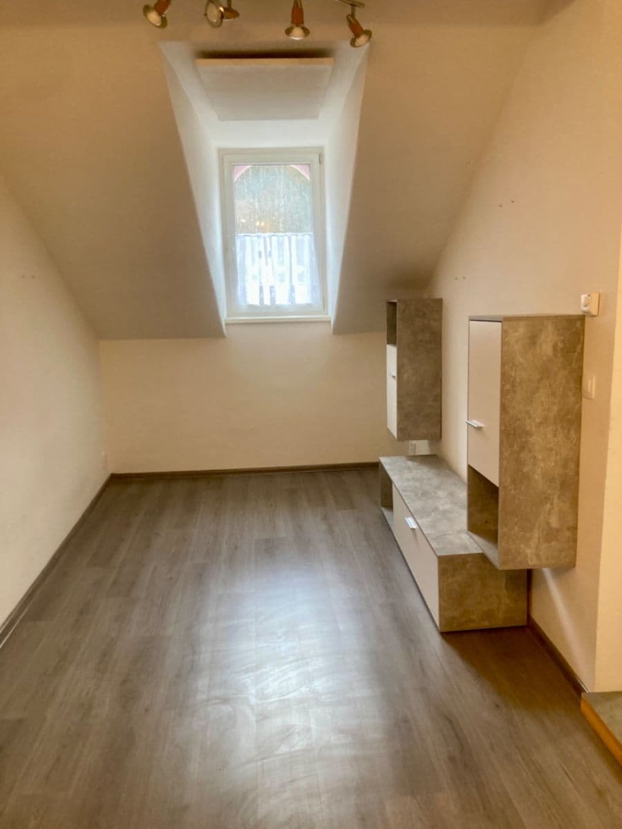 Prenájom bytu 2-izbový 29 m², Svahová, Karlovy Vary, Karlovarský kraj Prenájom bytu 2-izbový 29 m², Svahová, Karlovy Vary, Karlovarský kraj