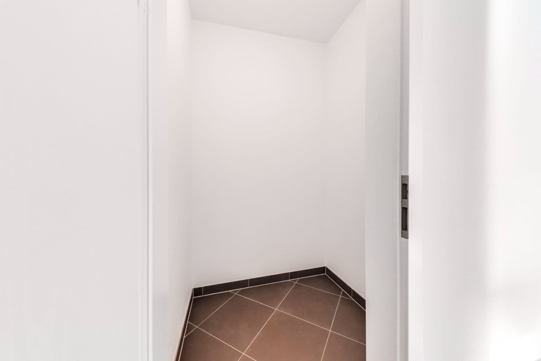 Prenájom bytu 3-izbový 78 m², Toufarova, Praha, Praha Prenájom bytu 3-izbový 78 m², Toufarova, Praha, Praha