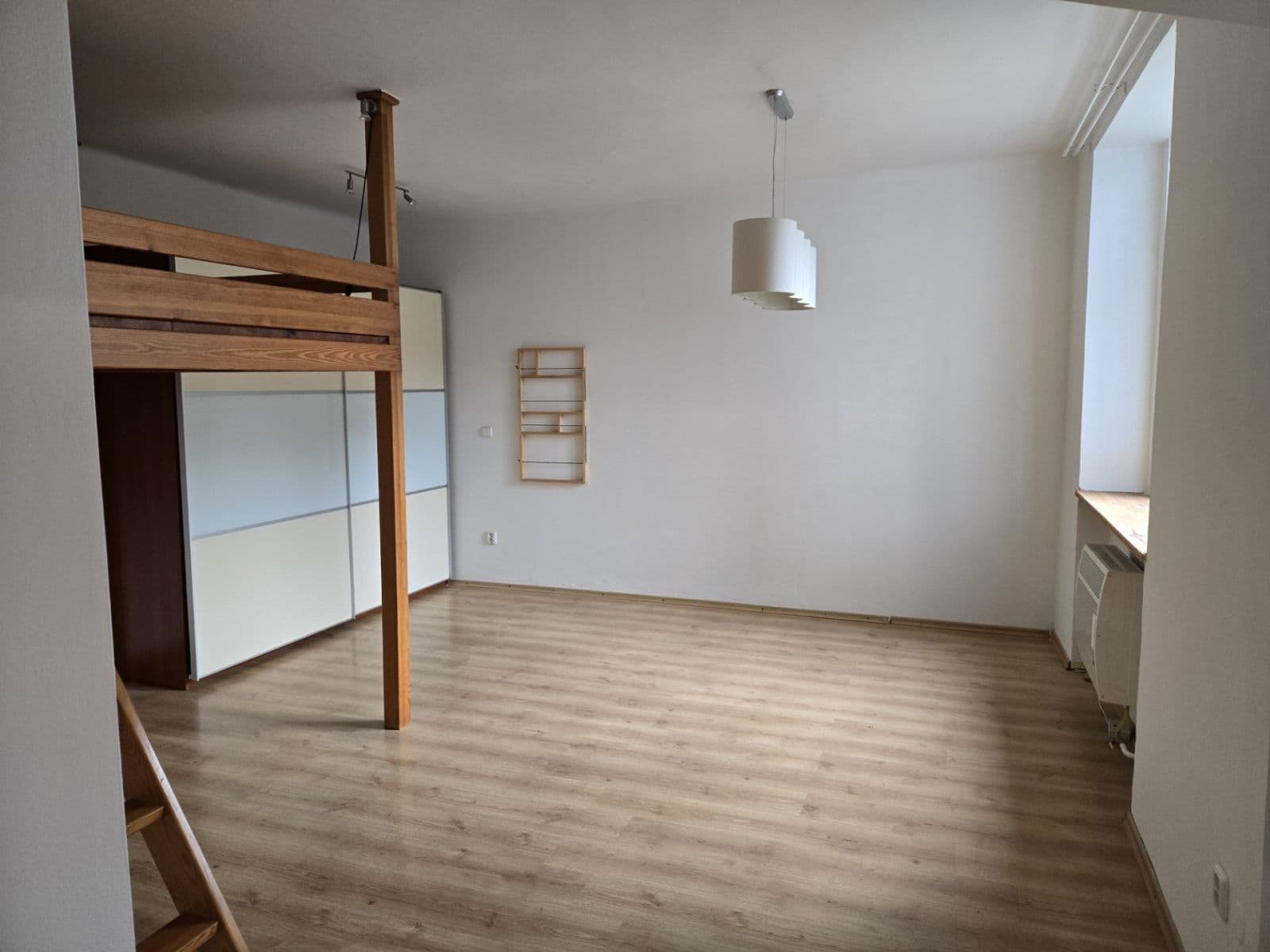 Prenájom bytu 1-izbový 41 m², nám. Svobody, Přerov, Olomoucký kraj Prenájom bytu 1-izbový 41 m², nám. Svobody, Přerov, Olomoucký kraj