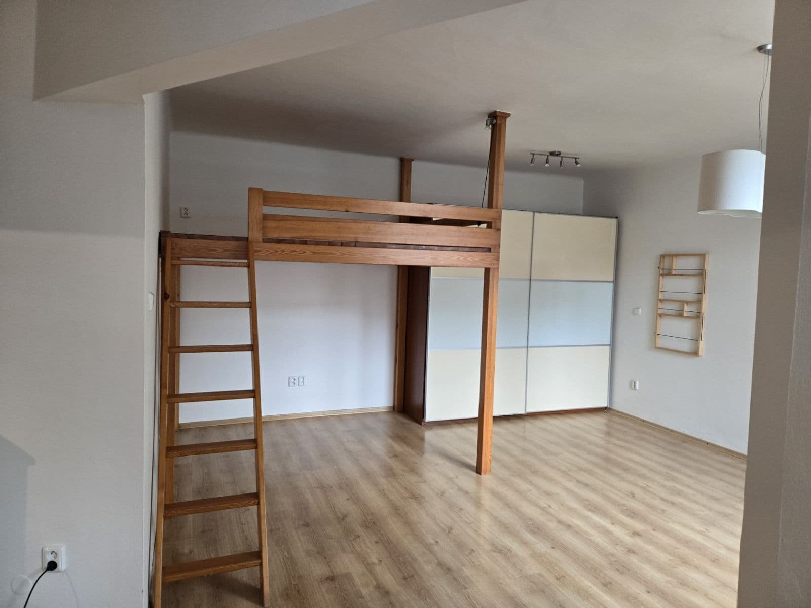 Prenájom bytu 1-izbový 41 m², nám. Svobody, Přerov, Olomoucký kraj Prenájom bytu 1-izbový 41 m², nám. Svobody, Přerov, Olomoucký kraj