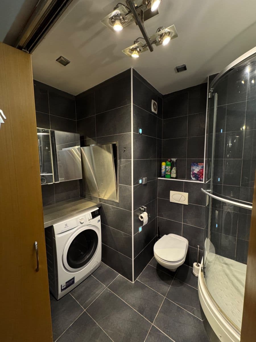 Prenájom bytu 3-izbový 62 m², Vazovova, Praha, Praha Prenájom bytu 3-izbový 62 m², Vazovova, Praha, Praha