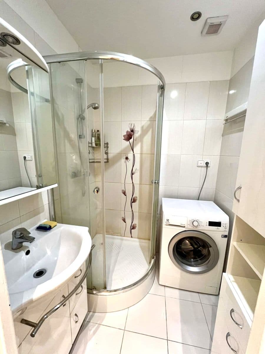 Prenájom bytu 1-izbový 34 m², Egyptská, Praha, Praha Prenájom bytu 1-izbový 34 m², Egyptská, Praha, Praha