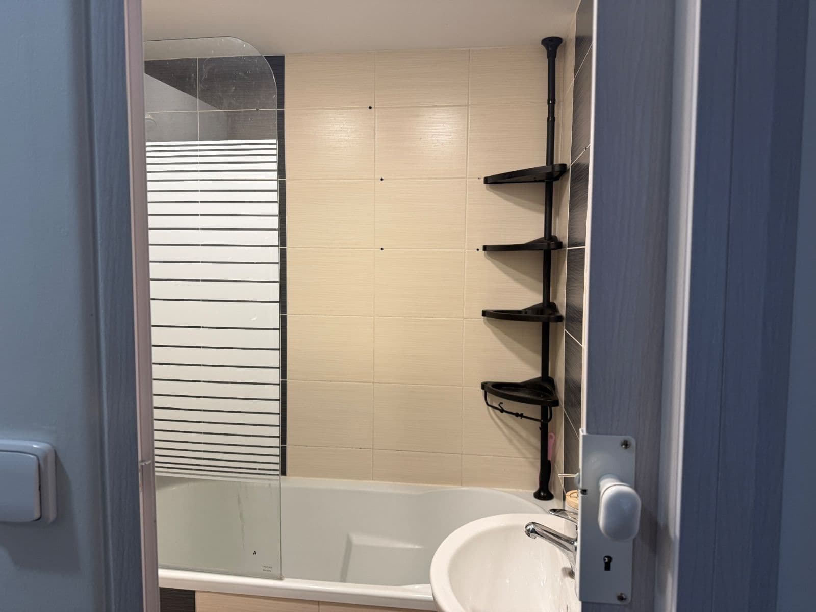 Prenájom bytu 3-izbový 70 m², Alejní, Teplice, Ústecký kraj Prenájom bytu 3-izbový 70 m², Alejní, Teplice, Ústecký kraj