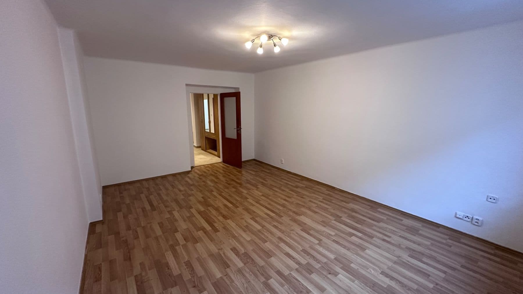 Prenájom bytu 2-izbový 57 m², Holandská, Praha, Praha Prenájom bytu 2-izbový 57 m², Holandská, Praha, Praha