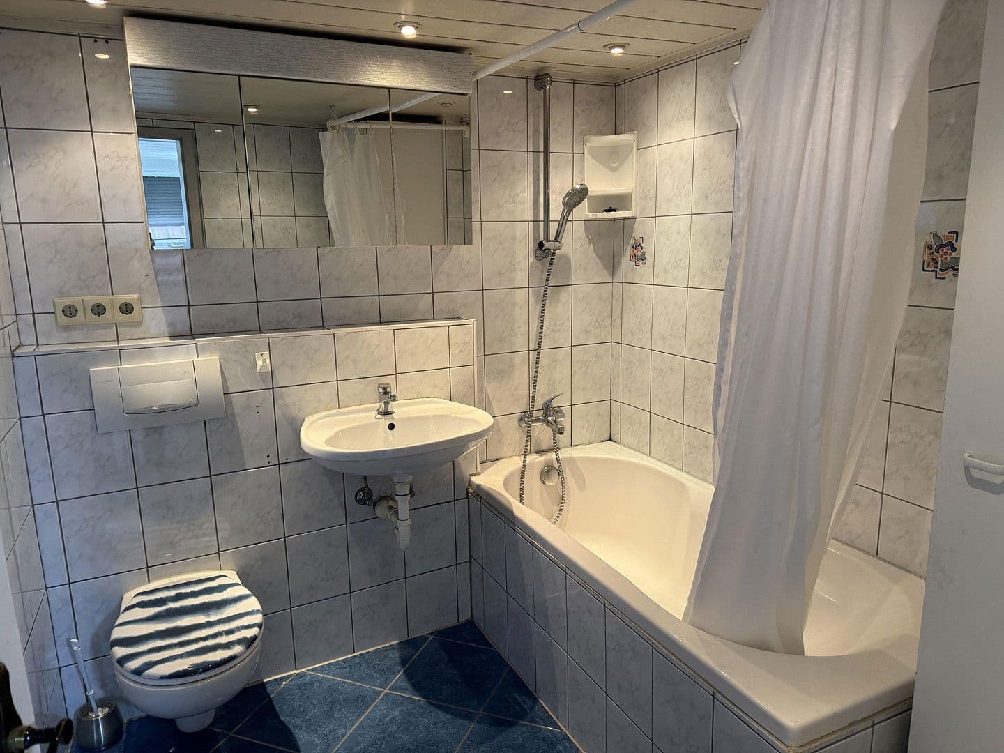 Predaj domu 100 m², pozemek 398 m², Heilbronn, Bádensko-Wurttembersko Predaj domu 100 m², pozemek 398 m², Heilbronn, Bádensko-Wurttembersko