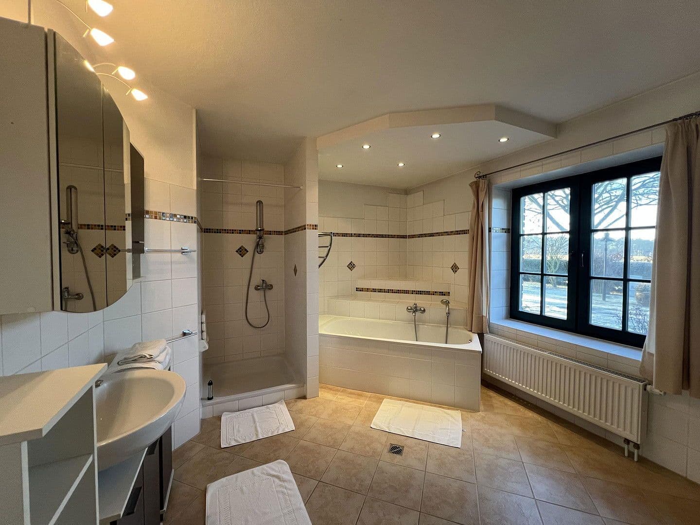 Predaj domu 232 m², pozemek 3.243 m², Meierstorfer Straße 2, Ruhner Berge, Meklenbursko-Predpomoransko Predaj domu 232 m², pozemek 3.243 m², Meierstorfer Straße 2, Ruhner Berge, Meklenbursko-Predpomoransko