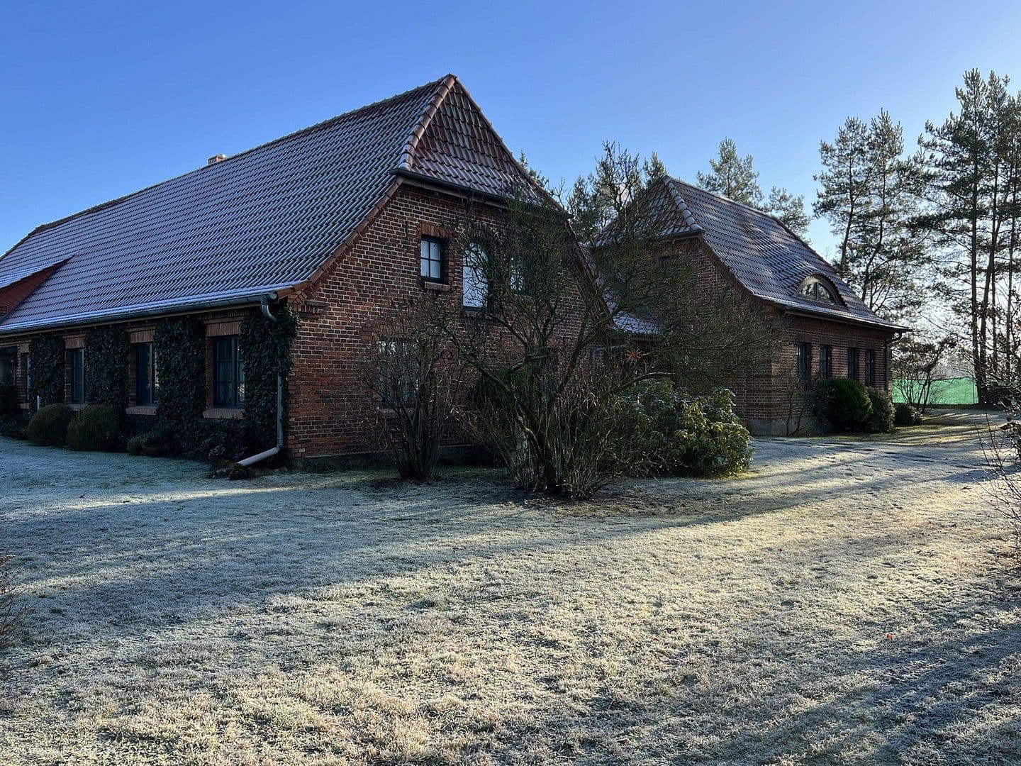 Predaj domu 232 m², pozemek 3.243 m², Meierstorfer Straße 2, Ruhner Berge, Meklenbursko-Predpomoransko Predaj domu 232 m², pozemek 3.243 m², Meierstorfer Straße 2, Ruhner Berge, Meklenbursko-Predpomoransko