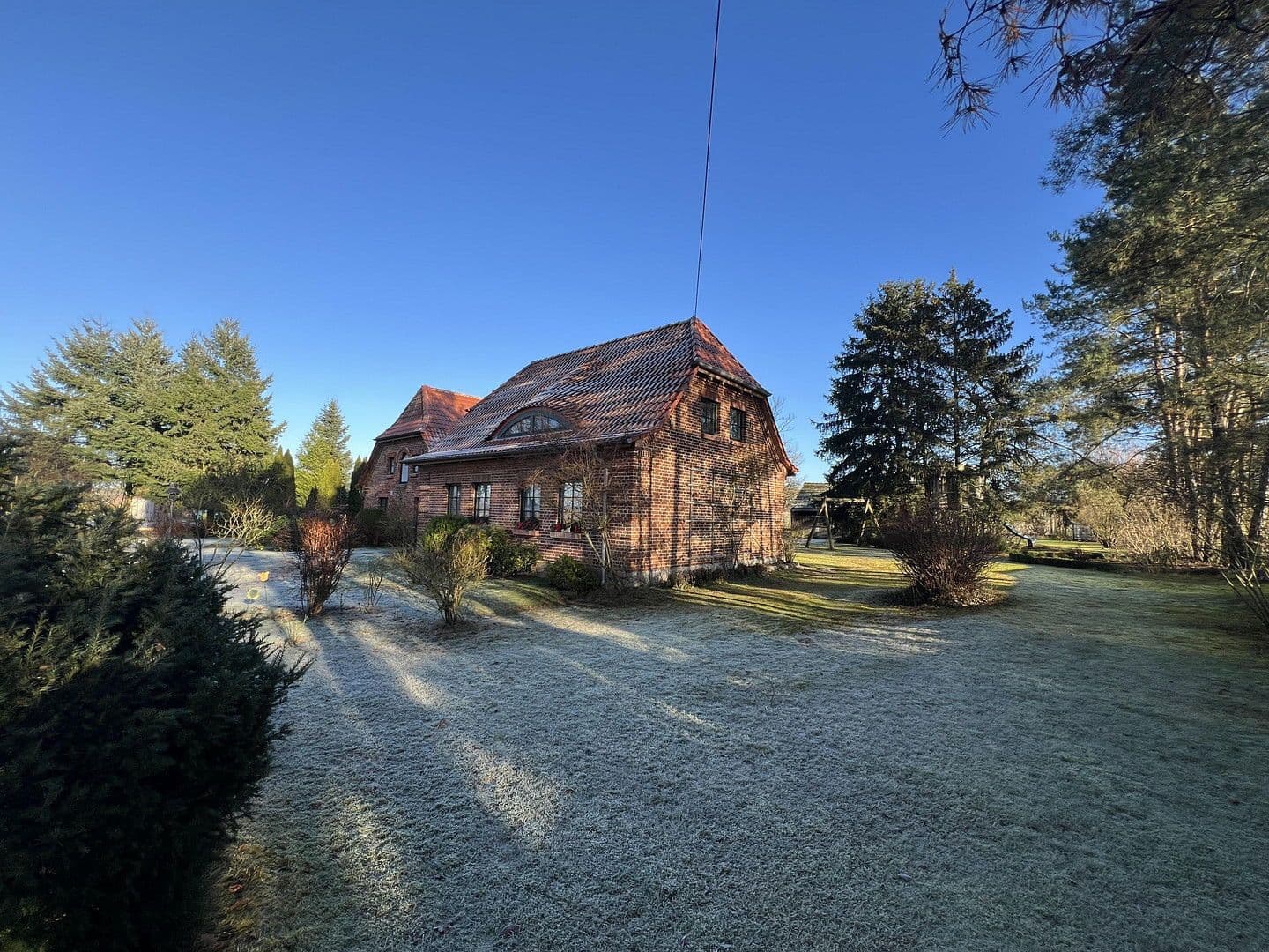 Predaj domu 232 m², pozemek 3.243 m², Meierstorfer Straße 2, Ruhner Berge, Meklenbursko-Predpomoransko Predaj domu 232 m², pozemek 3.243 m², Meierstorfer Straße 2, Ruhner Berge, Meklenbursko-Predpomoransko