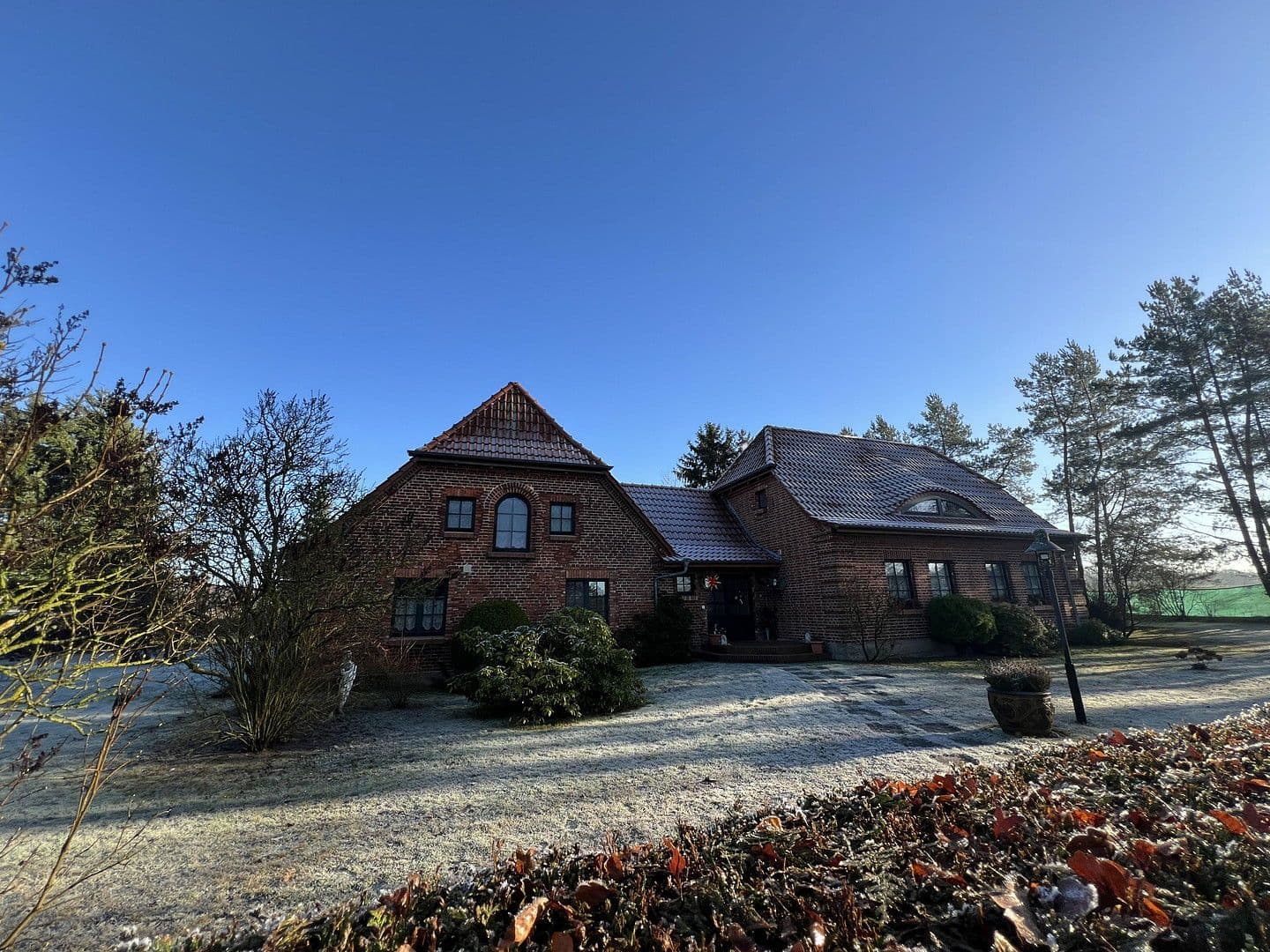 Predaj domu 232 m², pozemek 3.243 m², Meierstorfer Straße 2, Ruhner Berge, Meklenbursko-Predpomoransko Predaj domu 232 m², pozemek 3.243 m², Meierstorfer Straße 2, Ruhner Berge, Meklenbursko-Predpomoransko