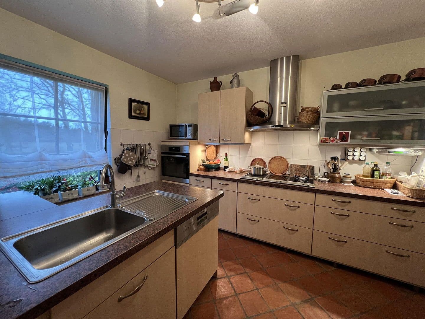 Predaj domu 232 m², pozemek 3.243 m², Meierstorfer Straße 2, Ruhner Berge, Meklenbursko-Predpomoransko Predaj domu 232 m², pozemek 3.243 m², Meierstorfer Straße 2, Ruhner Berge, Meklenbursko-Predpomoransko