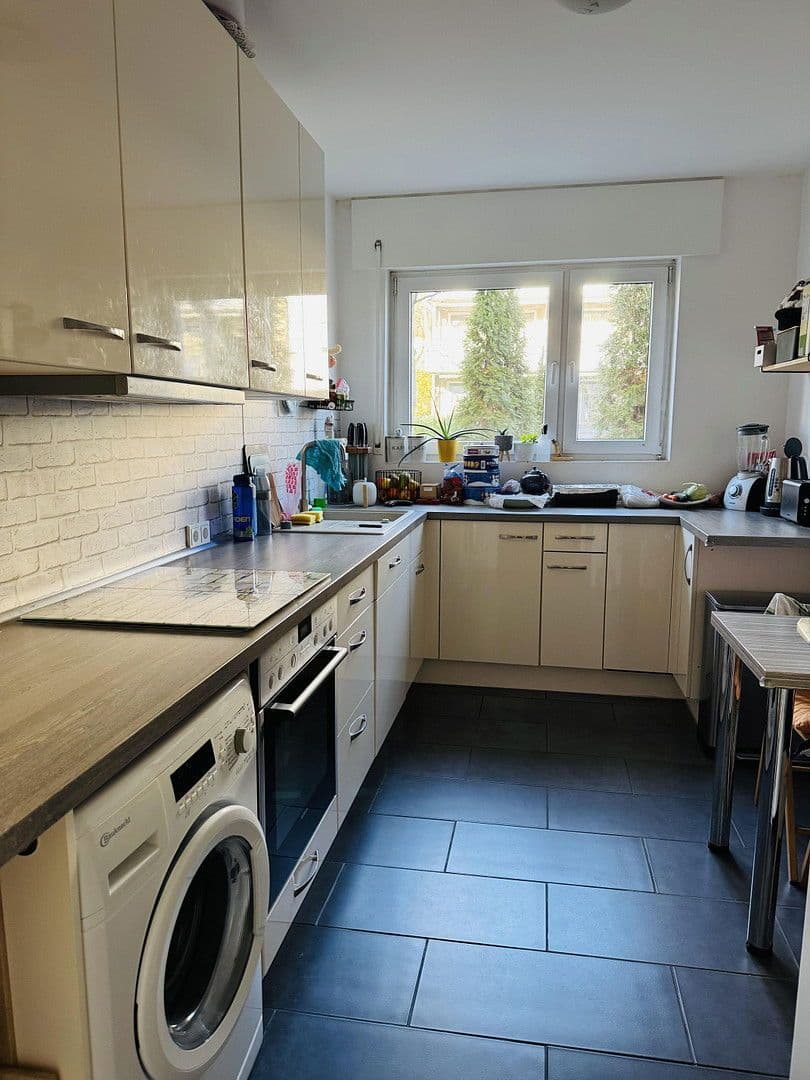 Prenájom bytu 4-izbový 116 m², Humboldstraße 27, Wiesbaden, Hesensko Prenájom bytu 4-izbový 116 m², Humboldstraße 27, Wiesbaden, Hesensko