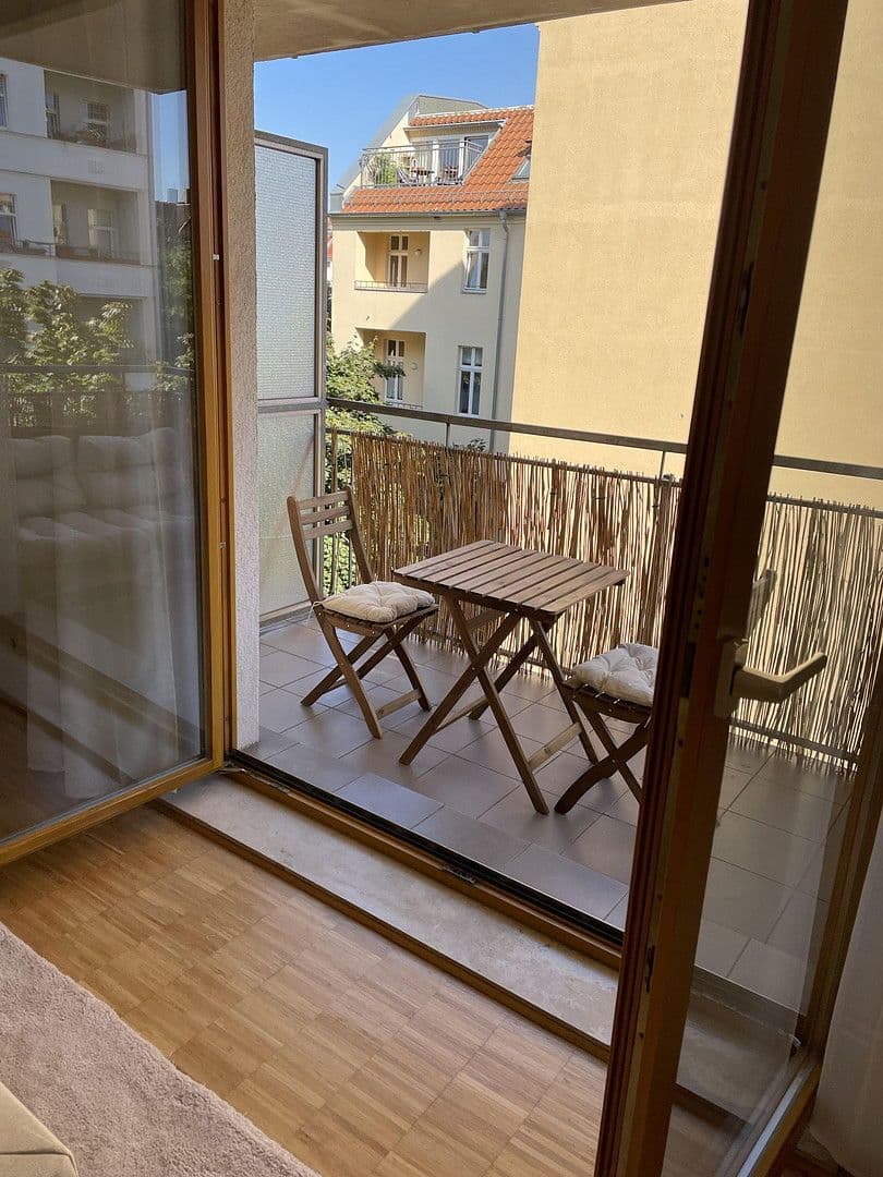 Prenájom bytu 1-izbový 38 m², Berlin, Berlín Prenájom bytu 1-izbový 38 m², Berlin, Berlín