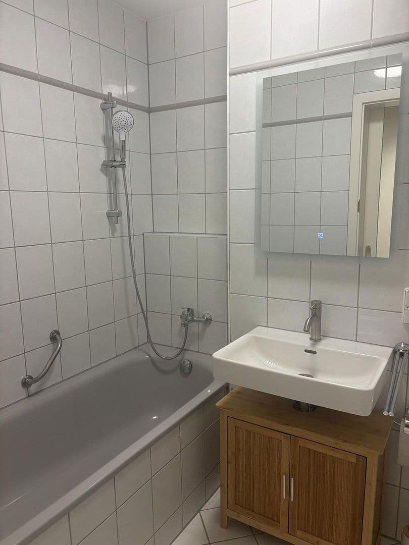 Prenájom bytu 1-izbový 38 m², Berlin, Berlín Prenájom bytu 1-izbový 38 m², Berlin, Berlín