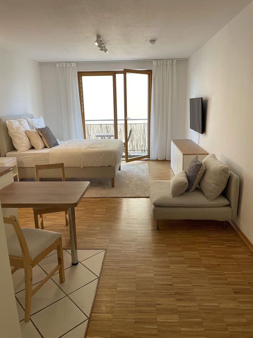 Prenájom bytu 1-izbový 38 m², Berlin, Berlín Prenájom bytu 1-izbový 38 m², Berlin, Berlín