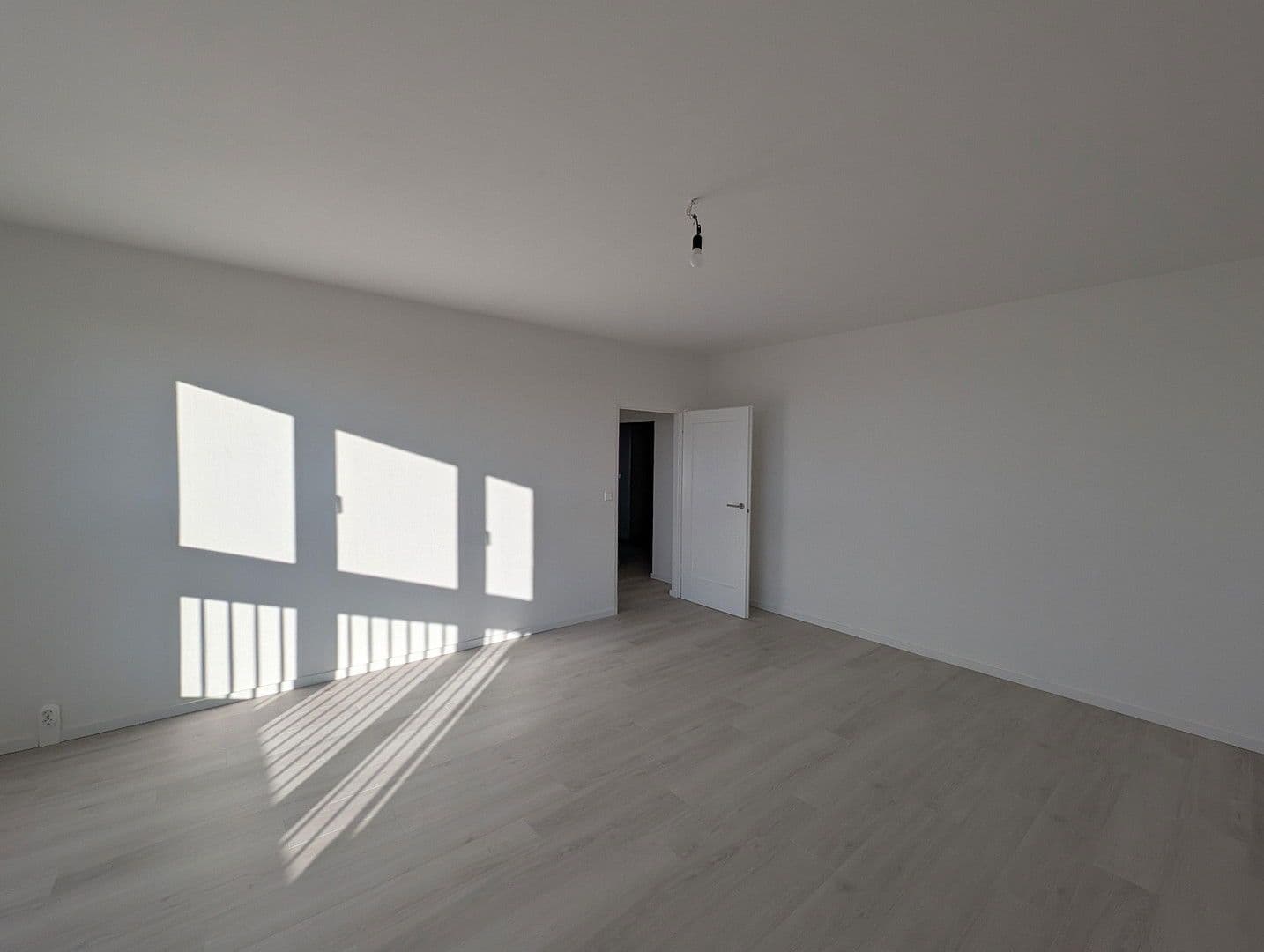 Predaj bytu 4-izbový 103 m², Ifflandstraße 4, Berlin, Berlín Predaj bytu 4-izbový 103 m², Ifflandstraße 4, Berlin, Berlín