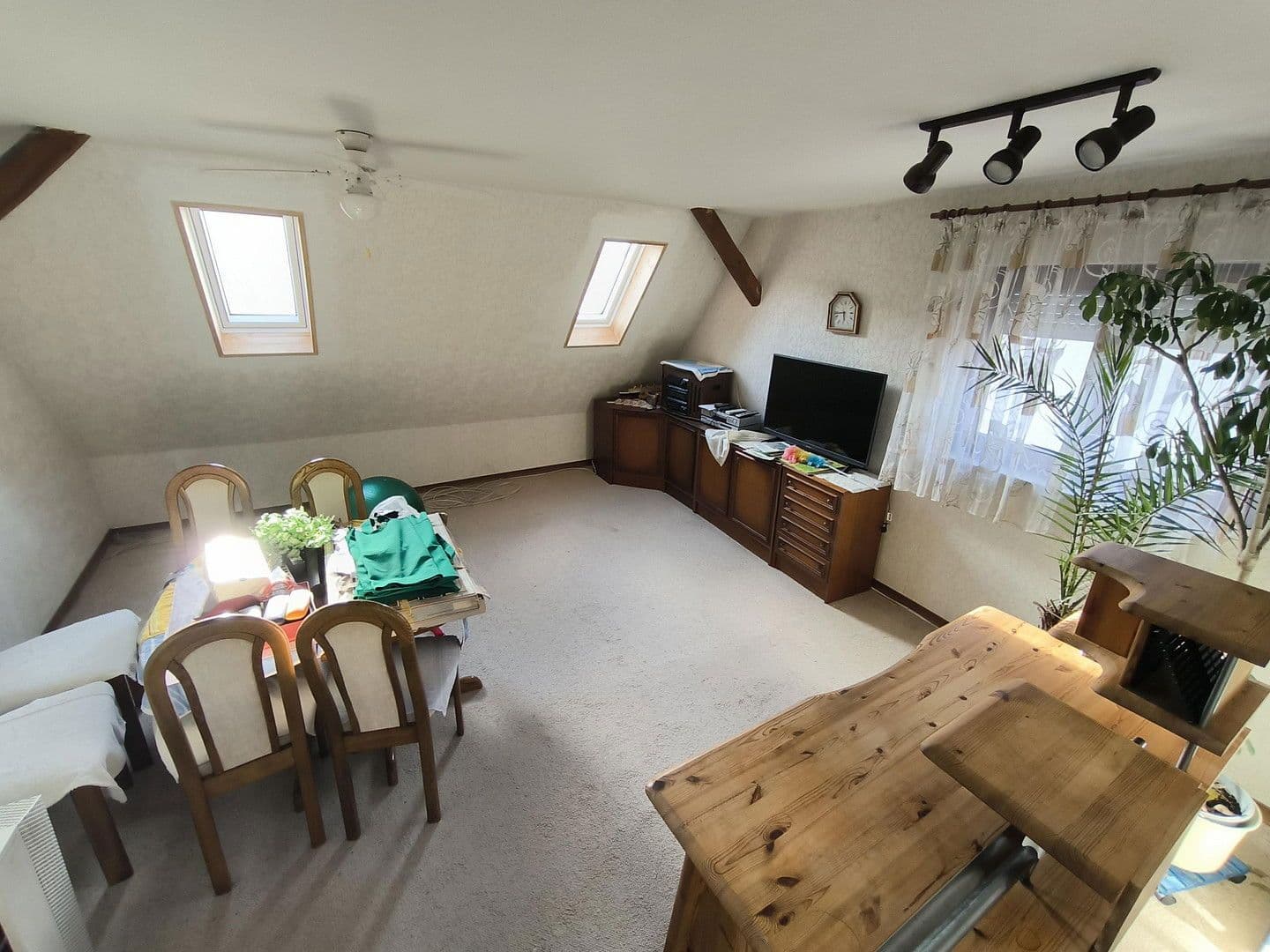 Predaj domu 141 m², pozemek 179 m², Remshalden, Bádensko-Wurttembersko Predaj domu 141 m², pozemek 179 m², Remshalden, Bádensko-Wurttembersko