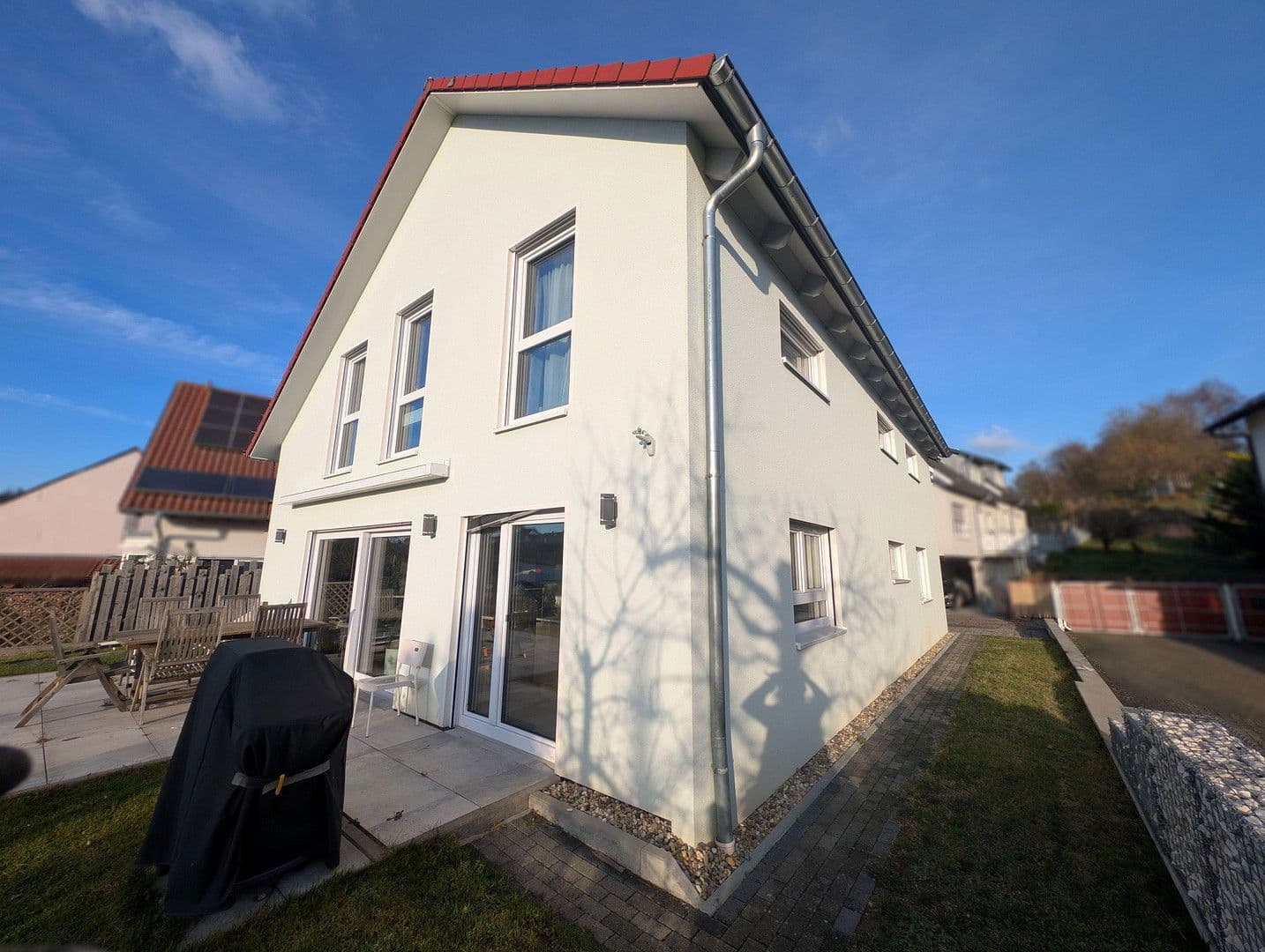 Predaj domu 174 m², pozemek 531 m², Walzbachtal, Bádensko-Wurttembersko Predaj domu 174 m², pozemek 531 m², Walzbachtal, Bádensko-Wurttembersko